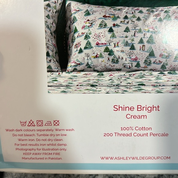 Cath Kidston London SHINE BRIGHT Cream Christmas 2 STANDARD Cotton Pillowcases - Picture 5 of 5